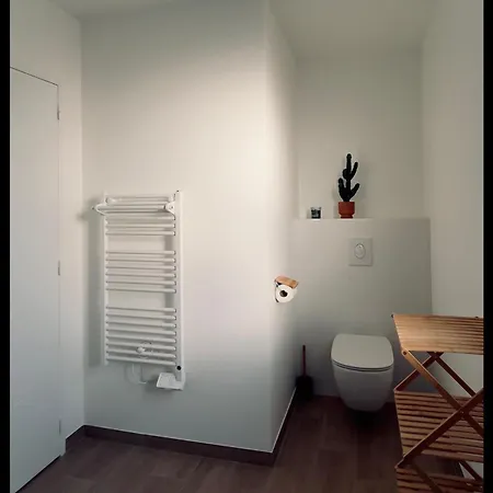 Mart, Martin De Brehal, 500m De La Apartamento