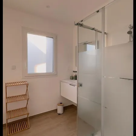 Mart, Martin De Brehal, 500m De La Apartamento *