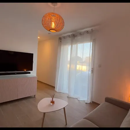 Apartamento Mart, Martin De Brehal, 500m De La Saint-Martin de Brehal