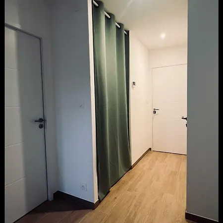 Mart, Martin De Brehal, 500m De La Apartamento